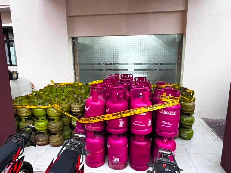 Polresta Karawang Bongkar Oplosan LPG 3 Kg Jadi 12 Kg, Tiga Tersangka Diciduk