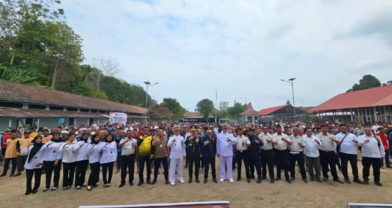 Irjen Arif Makhfudiharto Pimpin Upacara HUT ke-81 RI di Nusakambangan, Napiter Kibarkan Merah Putih   