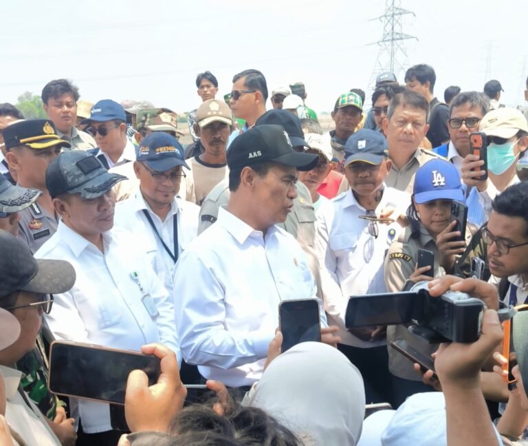 Sidak Pompanisasi di Kutawaluya, Mentan Amran dan Bupati Aep Pastikan Bantuan Dimanfaatkan Petani