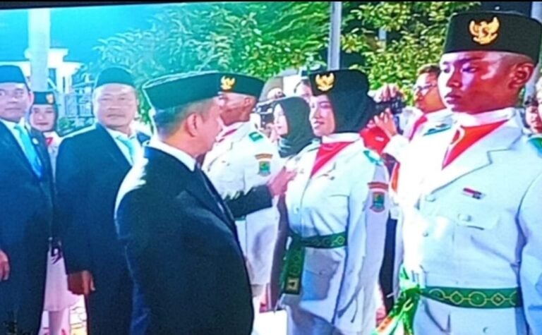 Bangga! Siswi SMAN 1 Batujaya Dahlia Febriyani Terpilih Jadi Paskibra Karawang