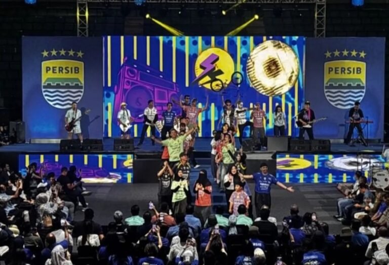 Persib Bandung Kenalkan Jersey Musim 2026/2027, Usung Tema “Manah Jeung Getih”