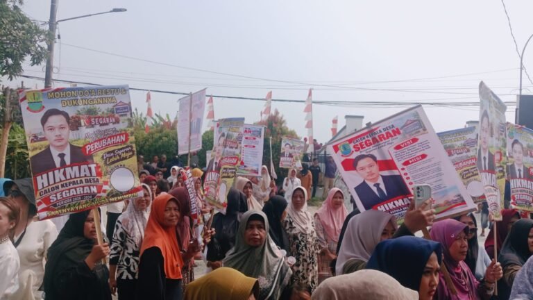Hikmat Resmi Daftar Calon Kades Segaran, Diantar Pendukung: Pertarungan Pilkades Makin Seru