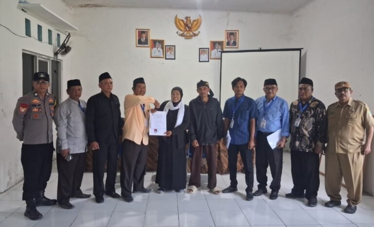 Sopiah “Umi” Daftar Pilkades Karangjaya, Usung Amanah dan Kepedulian