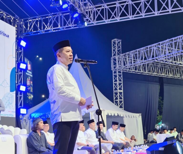 Ribuan Warga Padati Karangpawitan, Bupati Aep Ajak Masyarakat Perkuat Kebersamaan dan Kehidupan Keagamaan